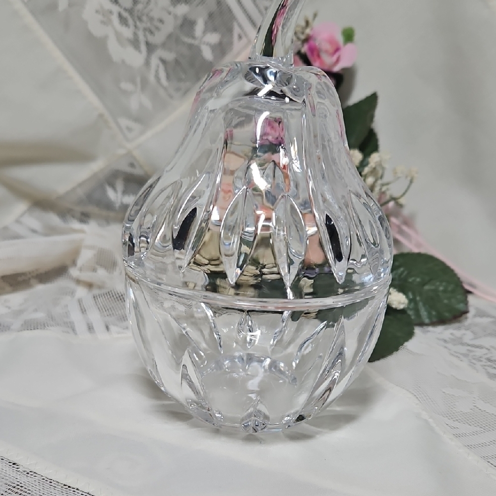 Elegant Clear Glass Jar with Lid